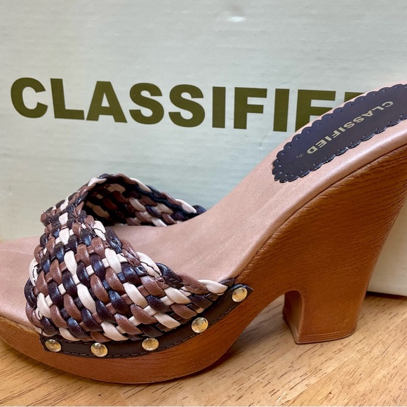 Brown and tan sandals - Picture 11 of 11